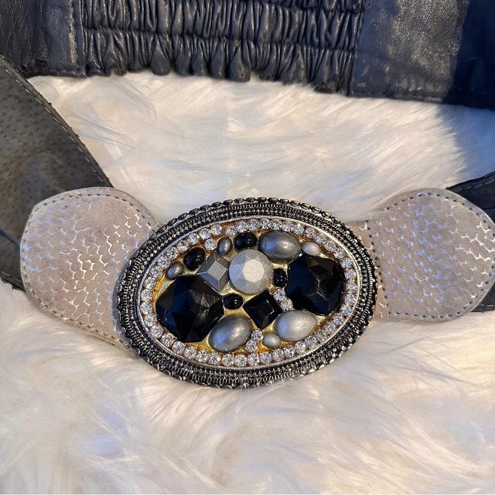 Vintage‎ Chicos Jeweled Buckle Leather Belt Size Small